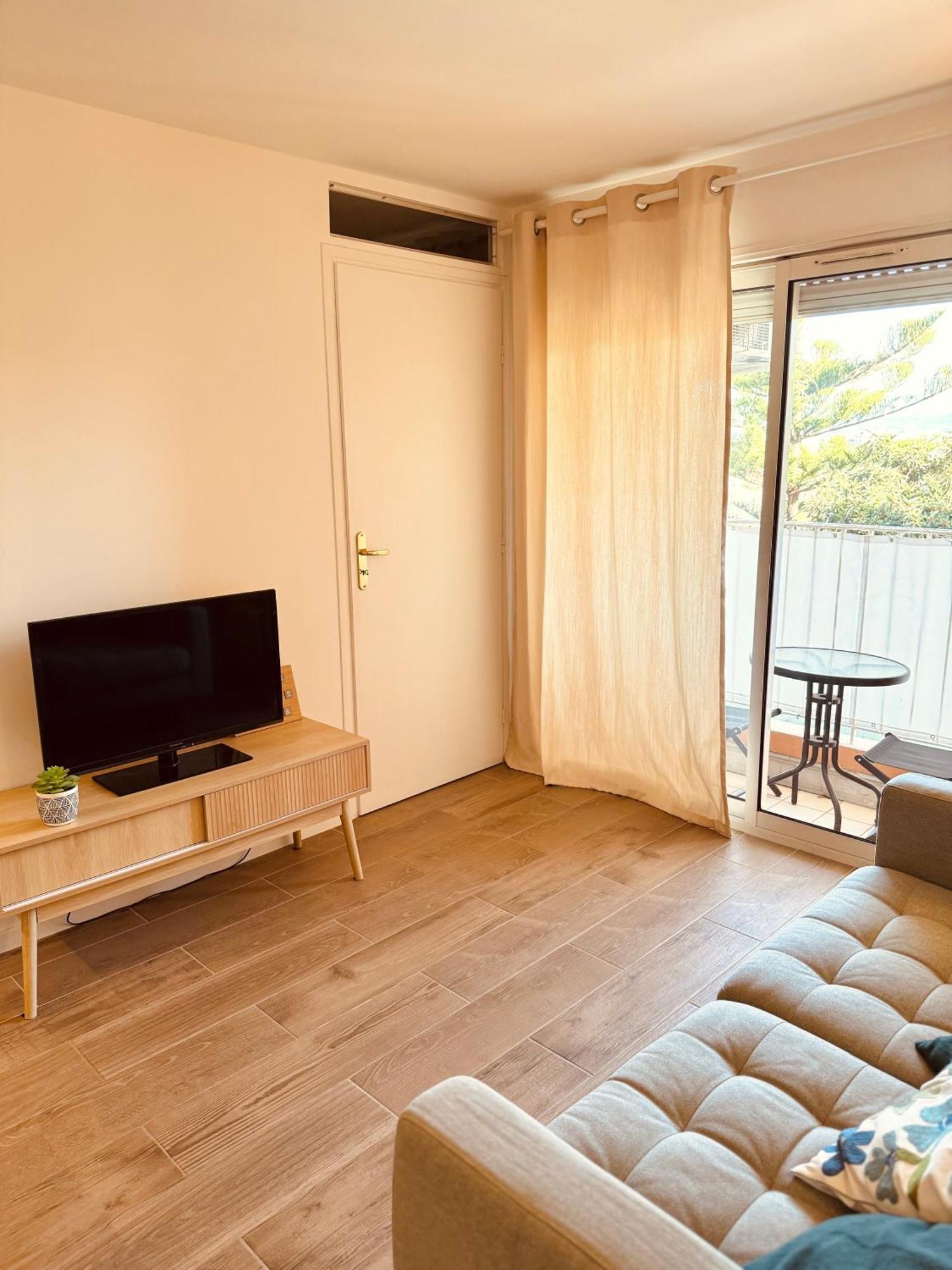 Claelle Appartment - 200M Beach Mandelieu Exteriér fotografie